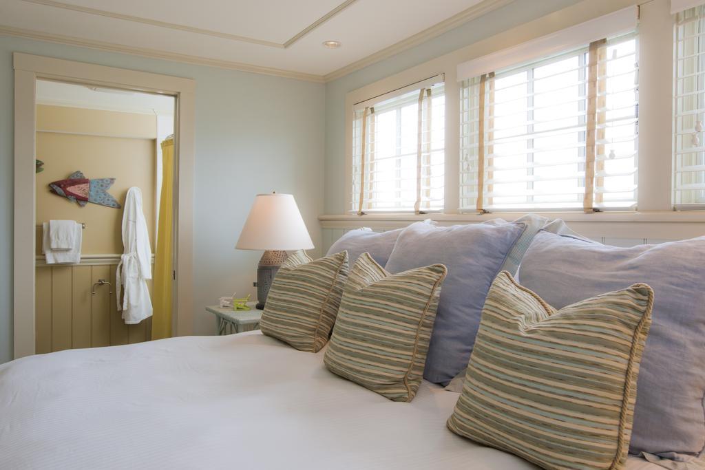 Vineyard Square Hotel And Suites 埃德加敦 客房 照片